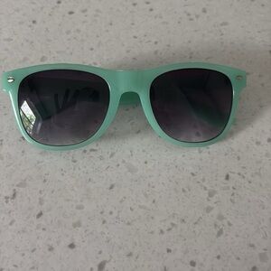 Chic Mint Green Sunglasses